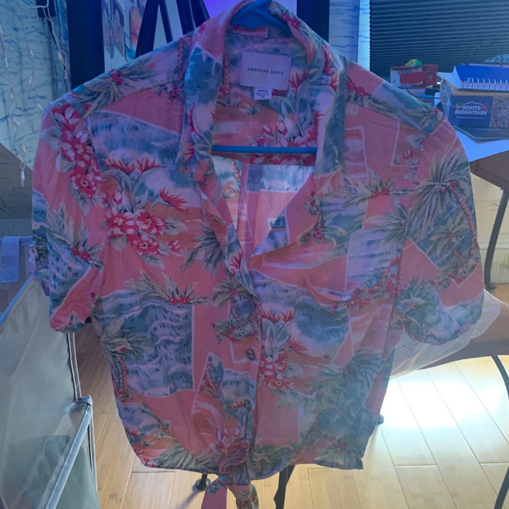 Cropped tie shirt